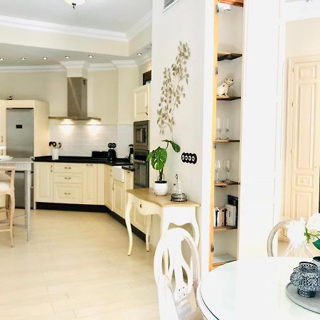 Calderon & Old Town 4 Balconies By Ele Apartments مالقة المظهر الخارجي الصورة
